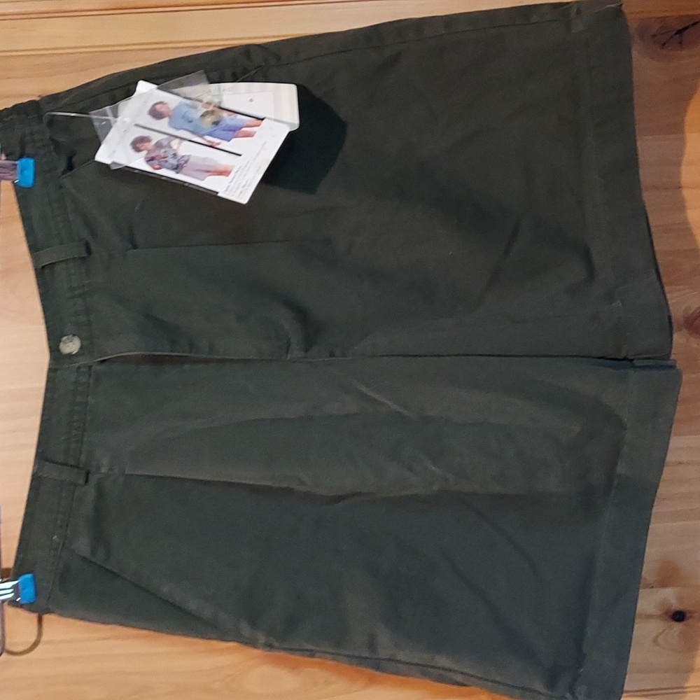 White Stag pleated shorts 8